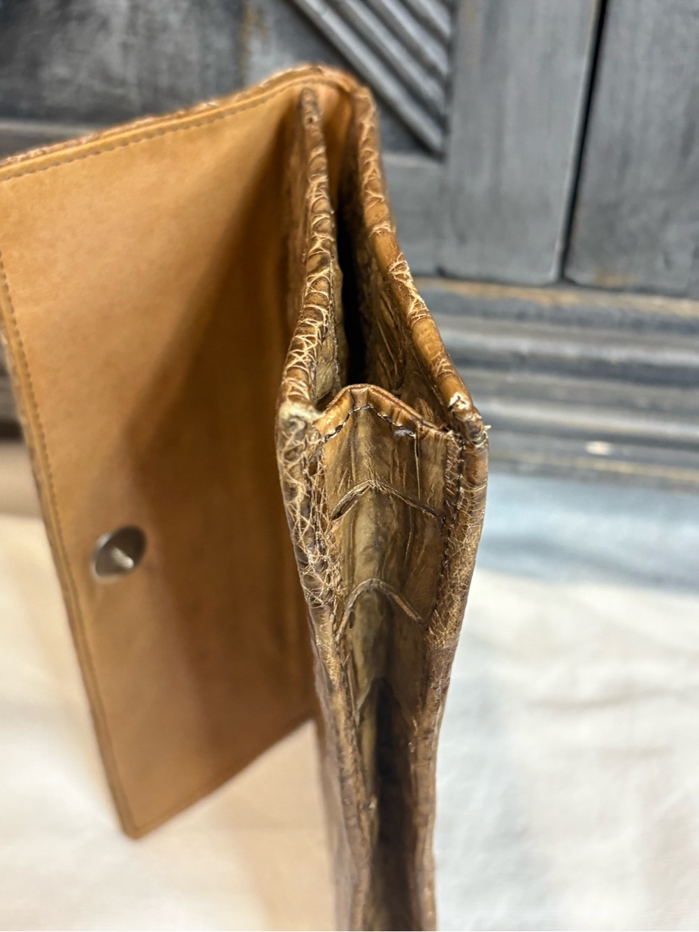 Crocodile  Leather Vintage Wallet - Picture 6 of 9